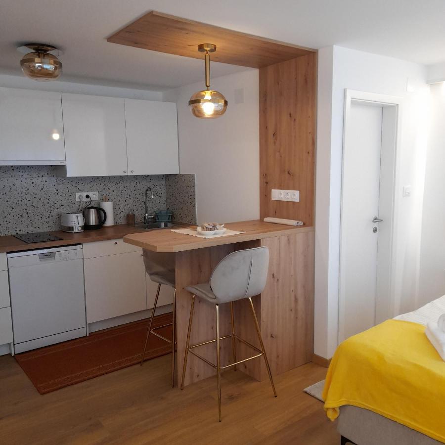 Studio Apartman Four Pearls Karlovac Exterior foto